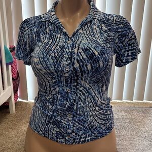Short-Sleeve Blue Patterned Button-Down Blouse